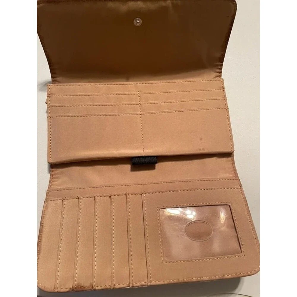 Crazy Horse Liz Claiborne  Beige
